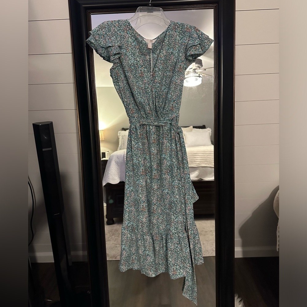 Lauren Conrad short sleeve floral print dress. Size S. NWT.